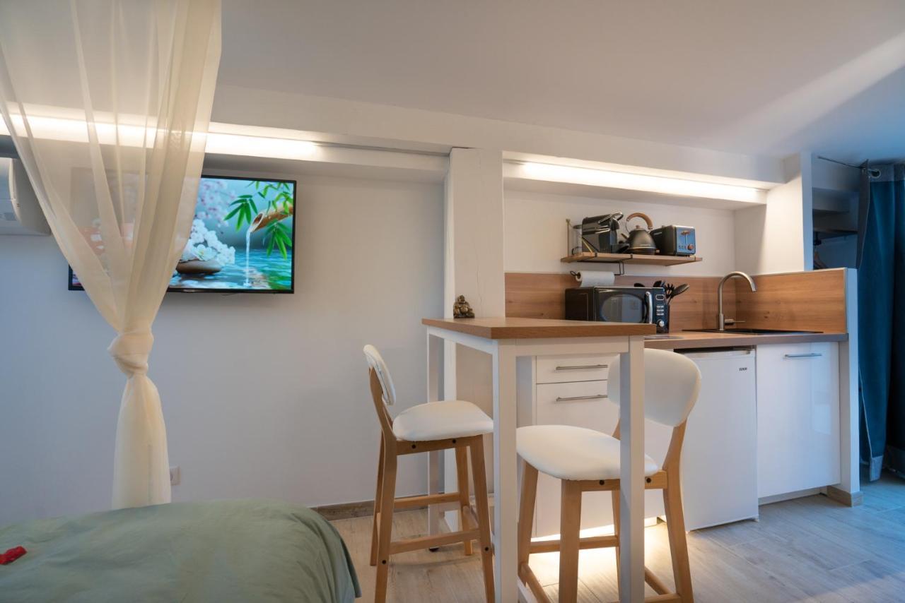 Lovina Chambre De Charme Avec Jaccuzi Velaux 외부 사진